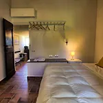 Casa Della Musica - Elegante Storica Con Giardino E Piscina 4*
