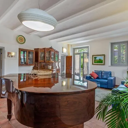 Casa della Musica - Elegante villa storica con giardino e piscina 4* Ostra