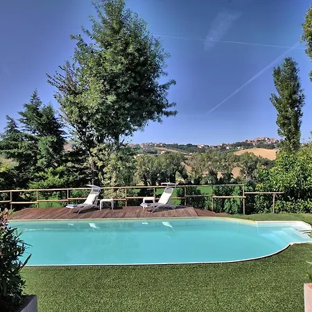 Grande Storica Per Vacanze Con Giardino Privato E Piscina