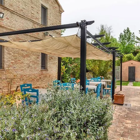 Grande Storica Per Vacanze Con Giardino Privato E Piscina Pensión 2*