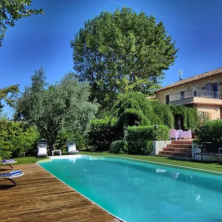 Casa della Musica - Elegante villa storica con giardino e piscina Ostra
