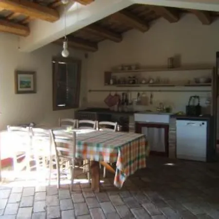 Gasthuis Casa Della Musica - Elegante Storica Con Giardino E Piscina