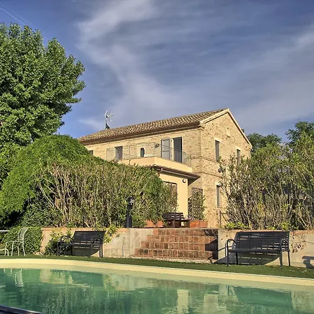 Casa della Musica - Elegante villa storica con giardino e piscina