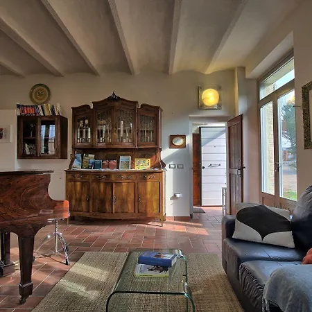 Gasthuis Casa Della Musica - Elegante Storica Con Giardino E Piscina Ostra