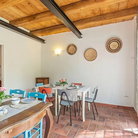 Casa della Musica - Elegante villa storica con giardino e piscina Affittacamere