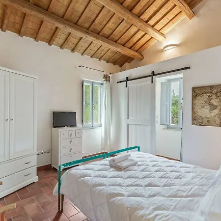 Affittacamere Casa della Musica - Elegante villa storica con giardino e piscina