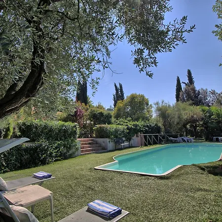 Affittacamere Casa della Musica - Elegante villa storica con giardino e piscina