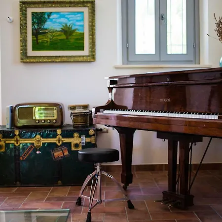 Casa della Musica - Elegante villa storica con giardino e piscina 4* Ostra
