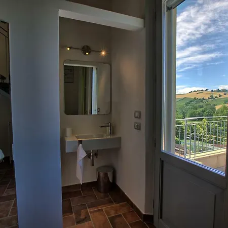 Pensión Grande Storica Per Vacanze Con Giardino Privato E Piscina