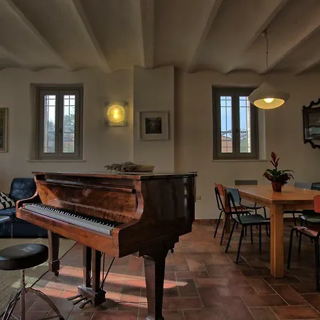 Affittacamere Casa della Musica - Elegante villa storica con giardino e piscina