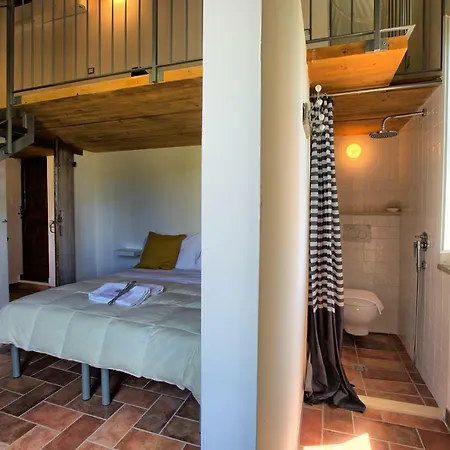 Gasthuis Casa Della Musica - Elegante Storica Con Giardino E Piscina Ostra